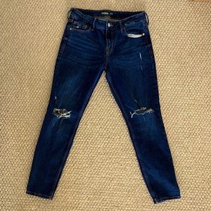 Old Navy Rockstar Super-Skinny ripped jeans size 4